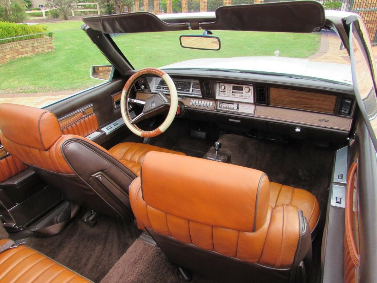 Chrysler LeBaron Town and Country Convertible restored Australia images (8).jpg