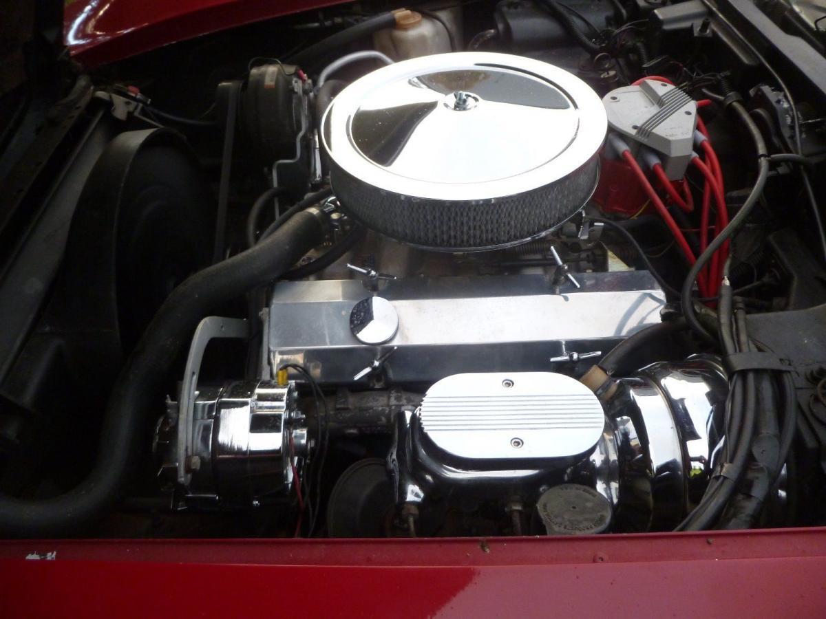 Corevtte Stingray engine bay.jpg