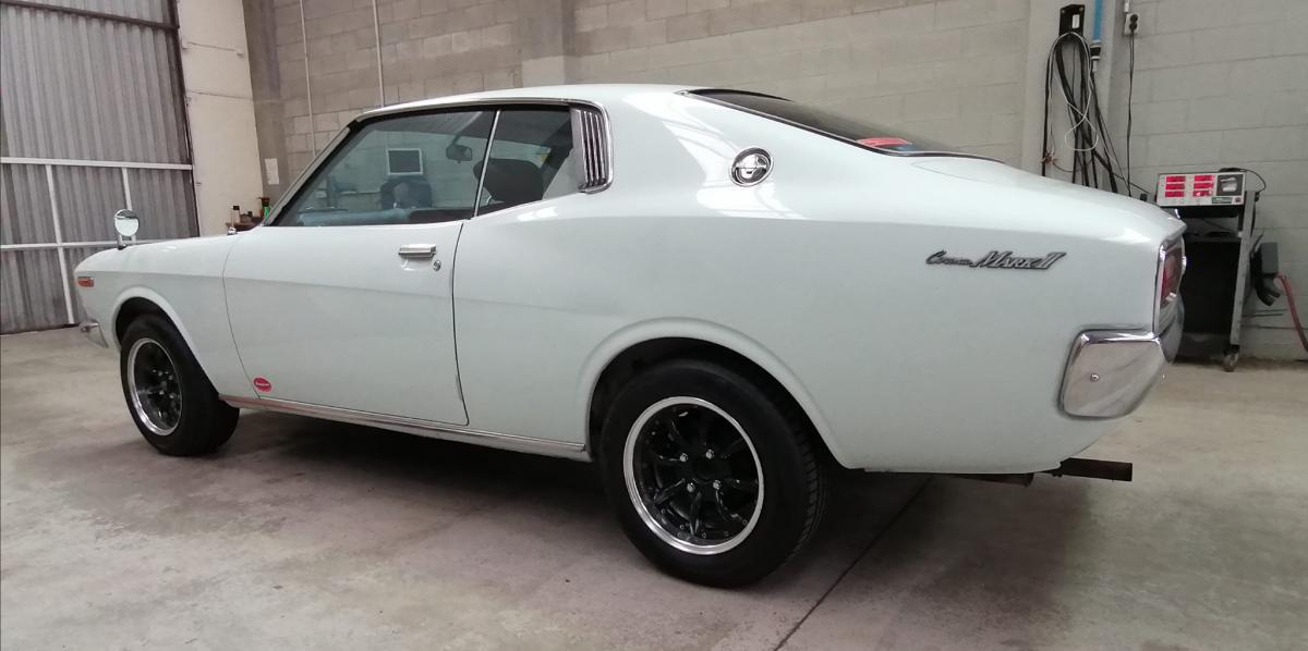 Corona Mark II white coupe images 70s (1).jpg
