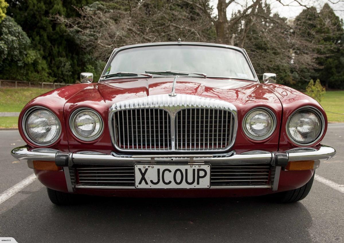 Daimler 4.2 coupe XJC maroon images (2).jpg