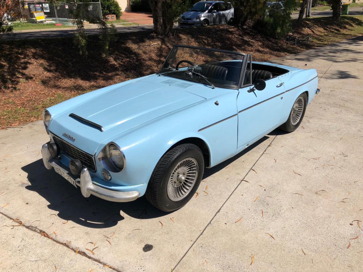 Datsun 1500 roadster 1974 blue australia (2).jpg