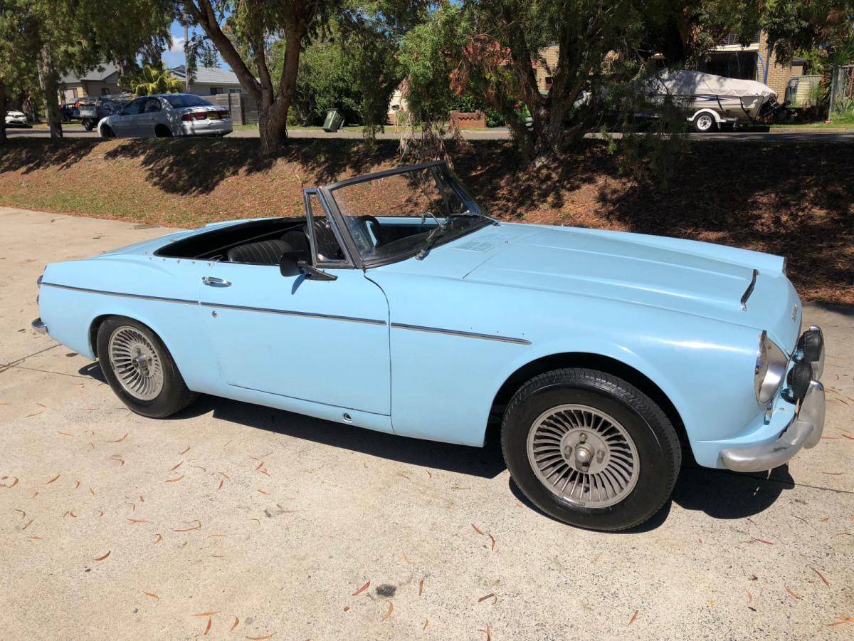 Datsun 1500 roadster 1974 blue australia (4).jpg