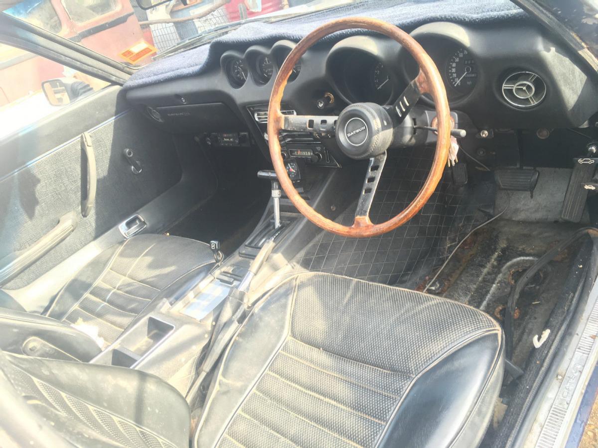 Datsun 240z front interior.jpg