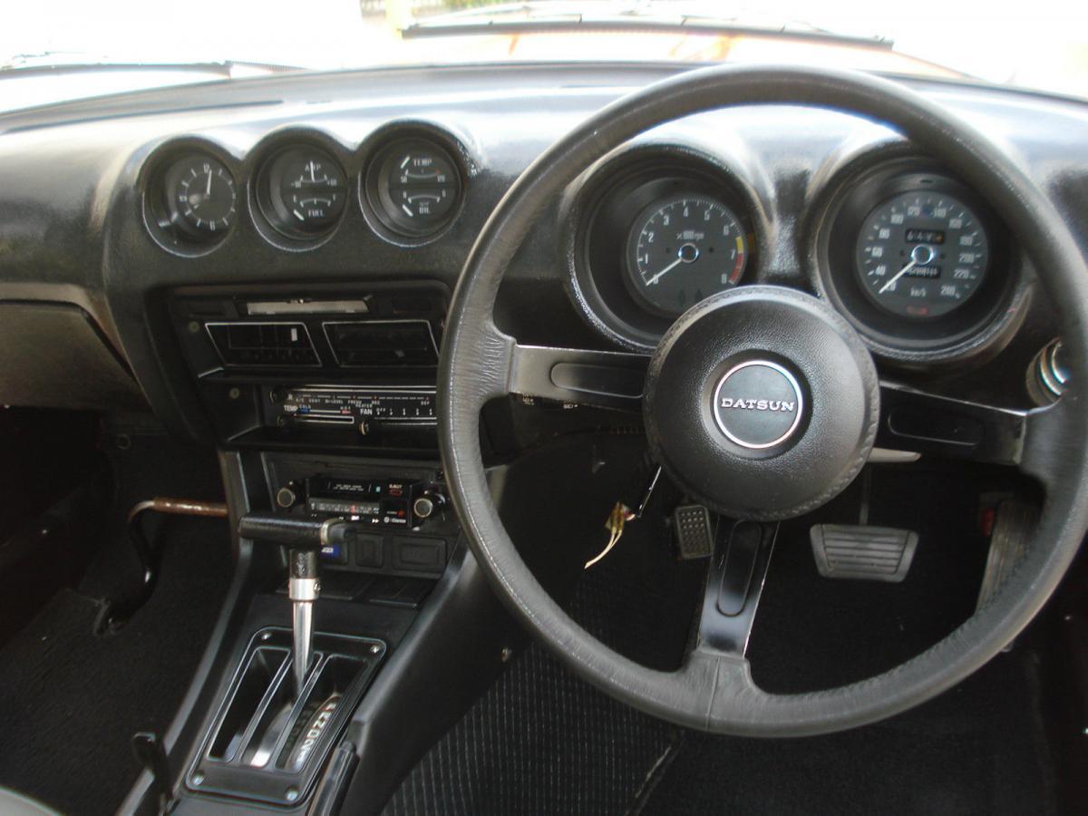 Datsun 260z steering wheel and dashbaord.jpg