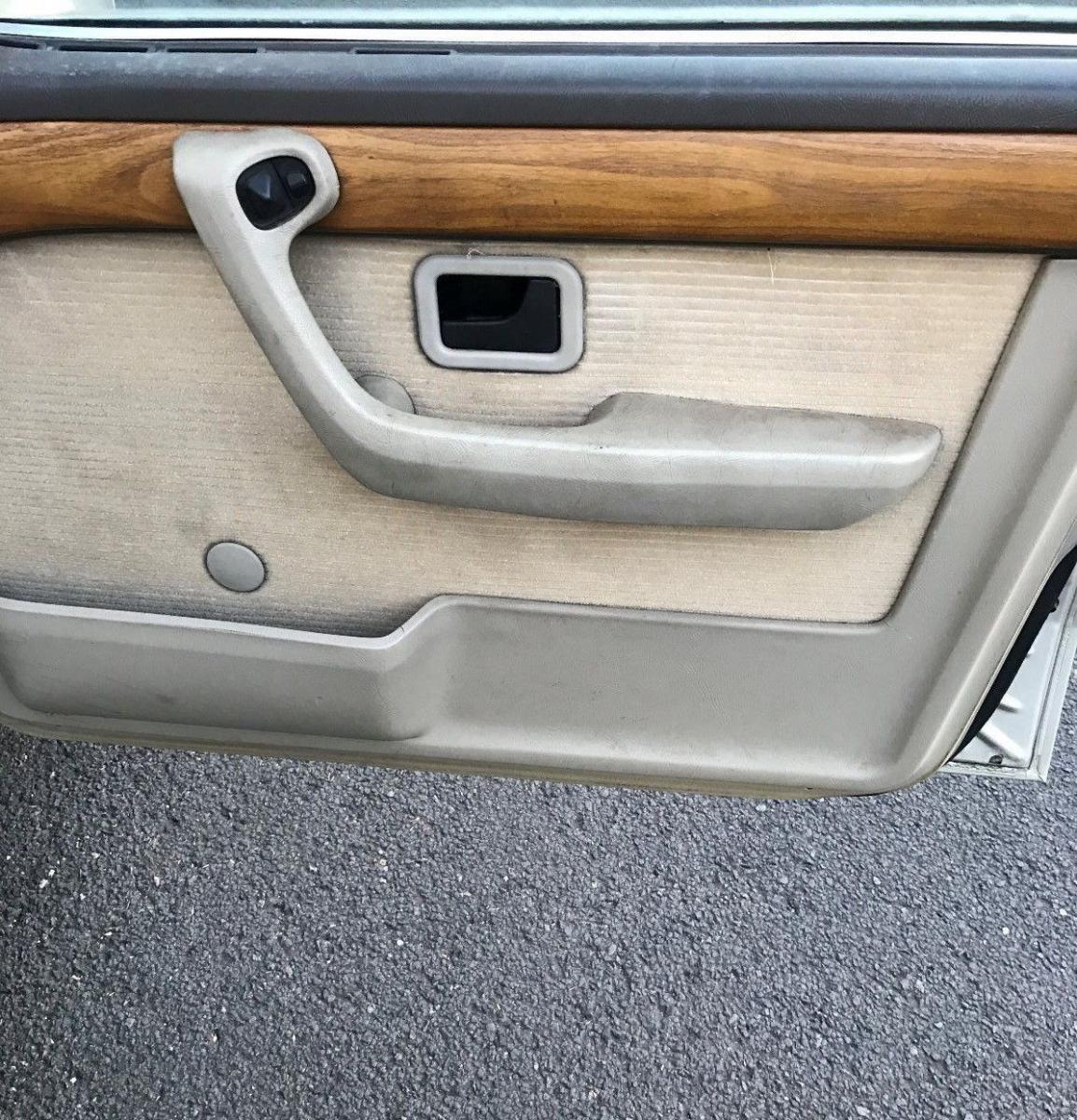 E23 7 series BMW 735 door cards.jpg