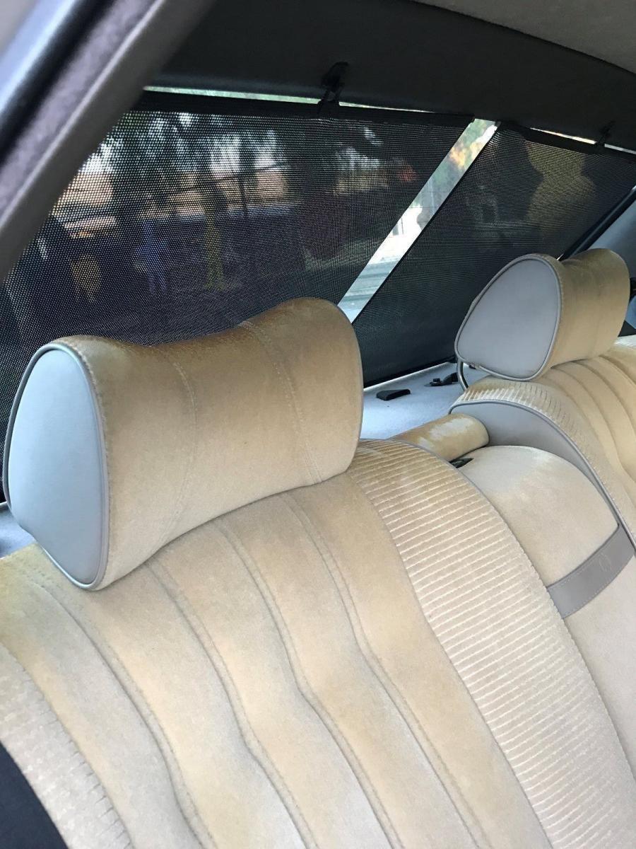 E23 7 series BMW 735 head rests.jpg