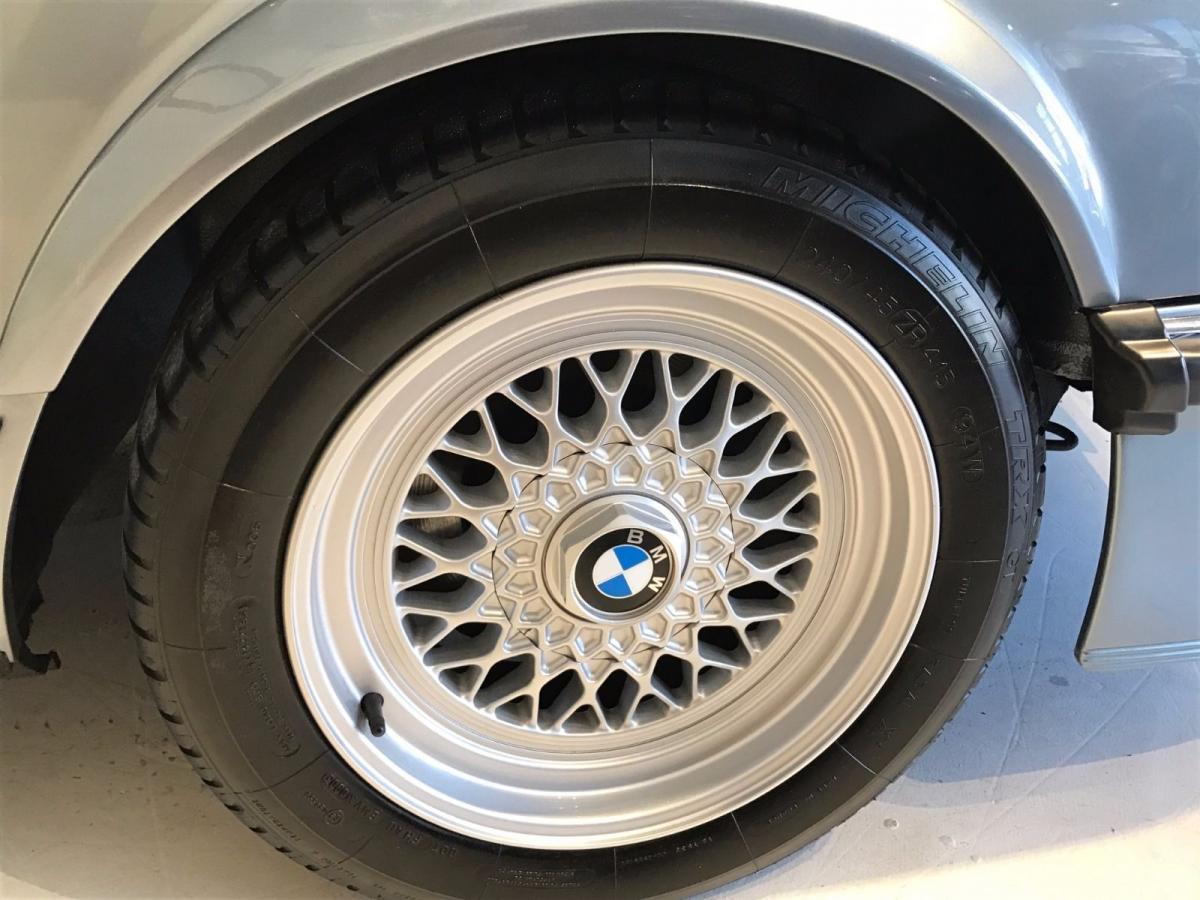 E24 M6 BMW alloy wheels.jpg