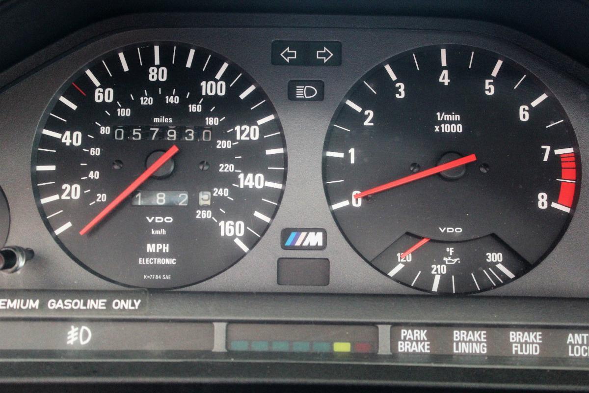 E30 M3 Dash cluster.jpg