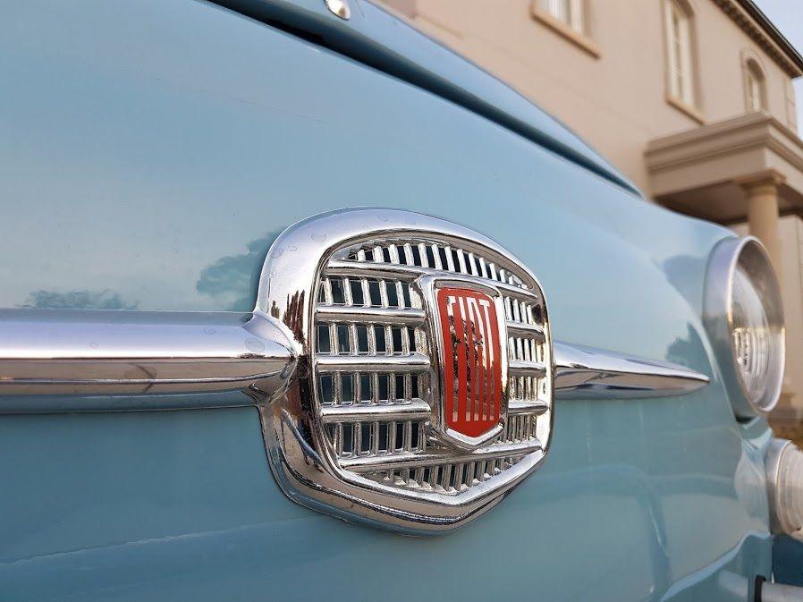 Fiat 500D front badge.jpg