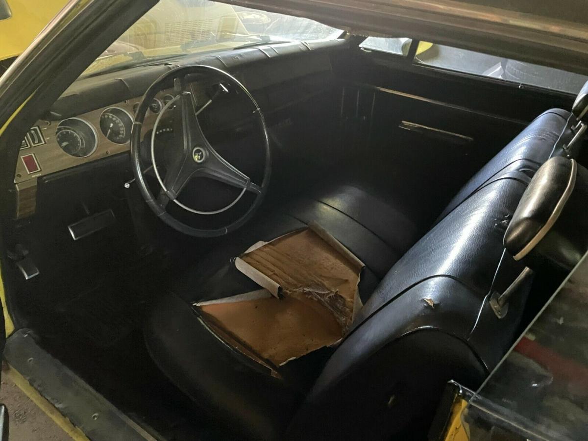 For sale Yellow and Black Dodge Coronet Super Bee 440 6 pack 1969 for sale (10).jpg