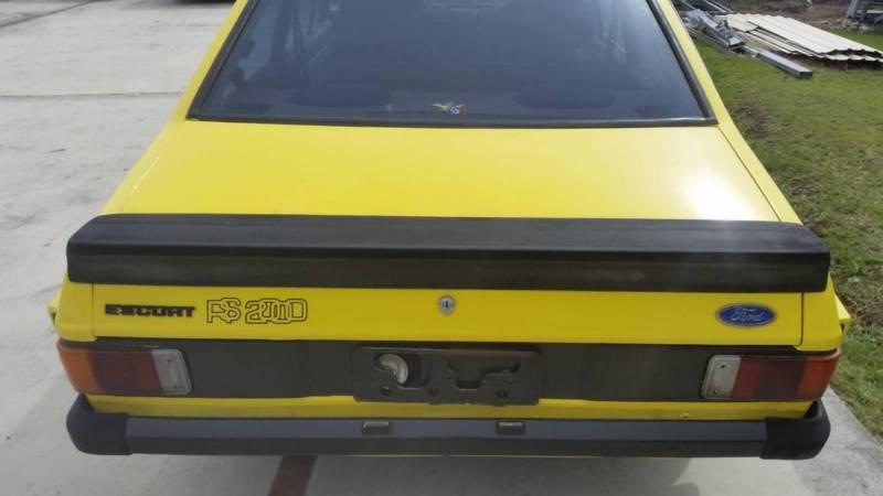 Ford Escort RS2000 Coupe yellow with bodykit (7).JPG