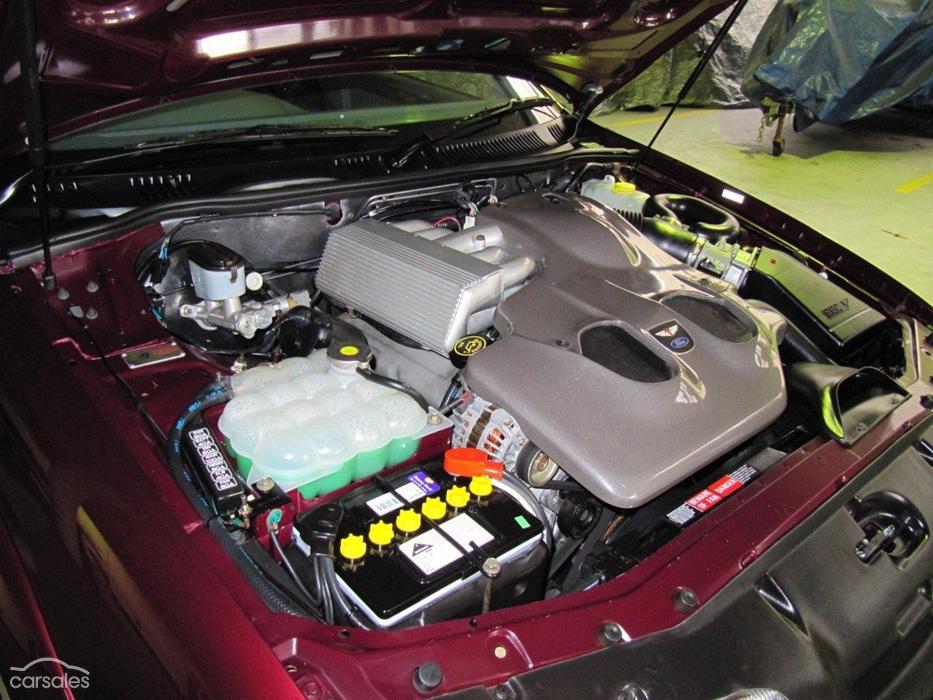 Ford Falcon EL GT engine bay.jpg