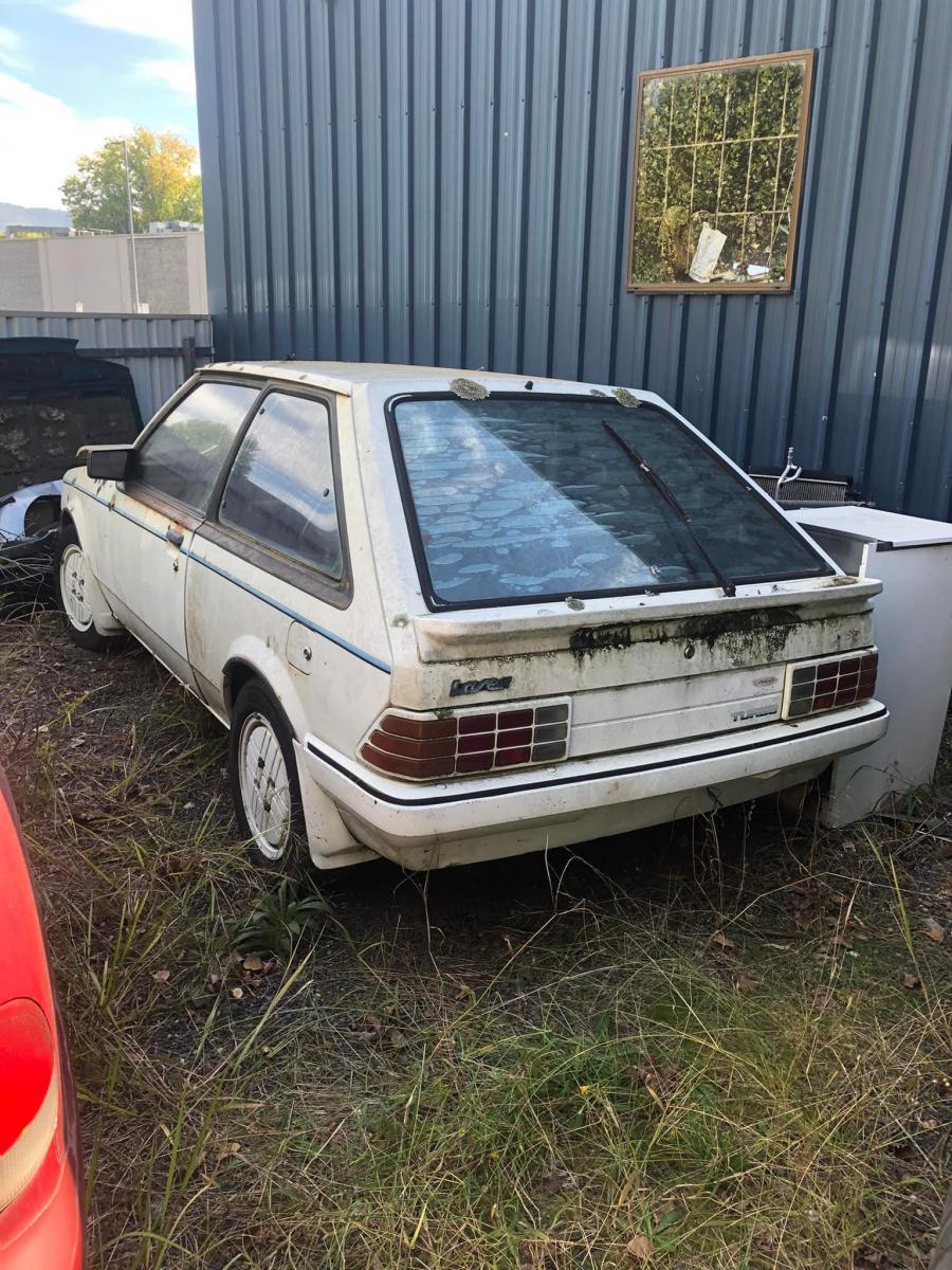 Ford Laser KB Turbo White Lightning 3-door hatch Victoria (1).jpg