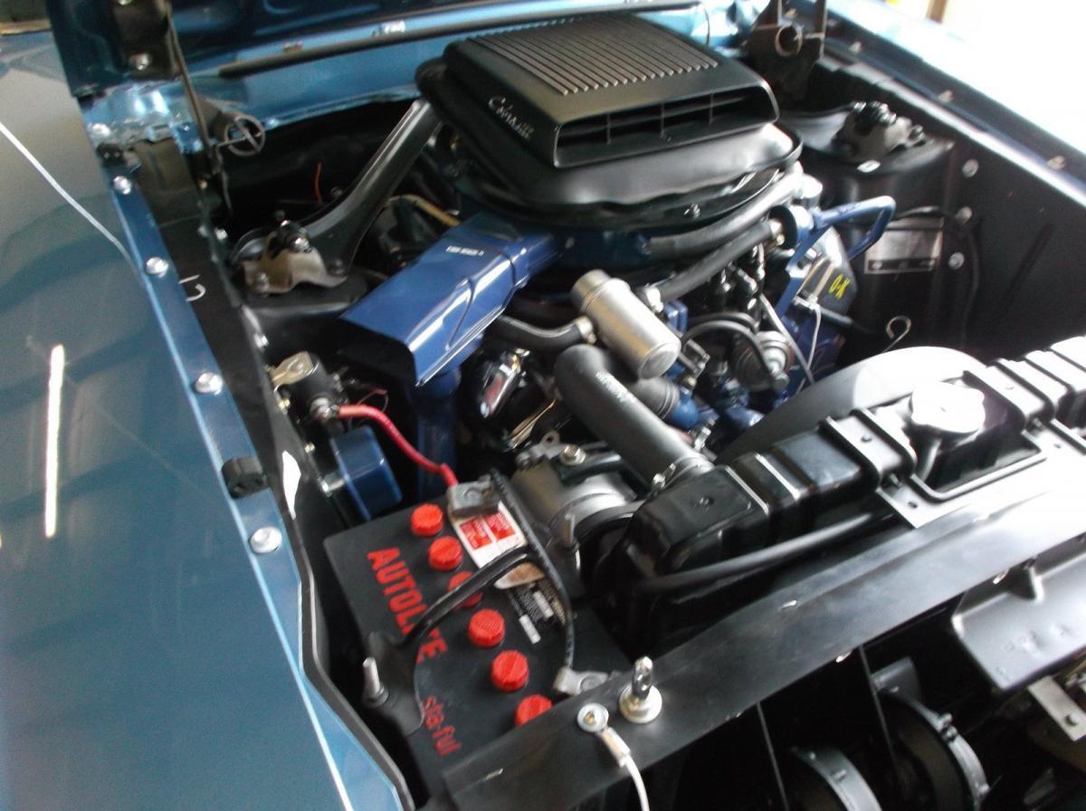 Ford Mustang Mach 1 428 Cobra Jet engine.jpg