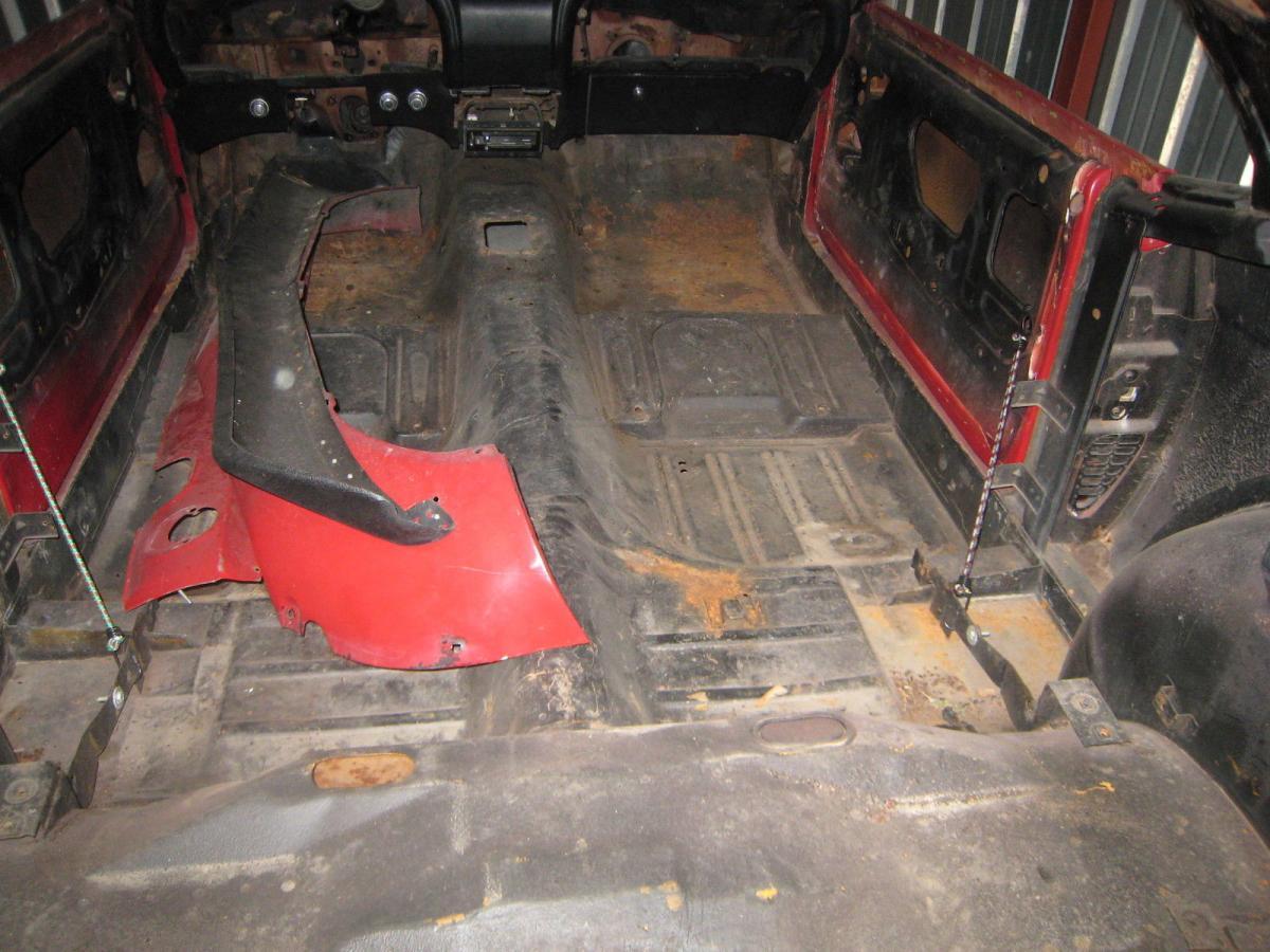 Ford Mustang Mach 1 floor.jpg