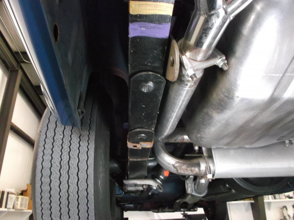 Ford Mustang Mach 1 leaf spring.jpg