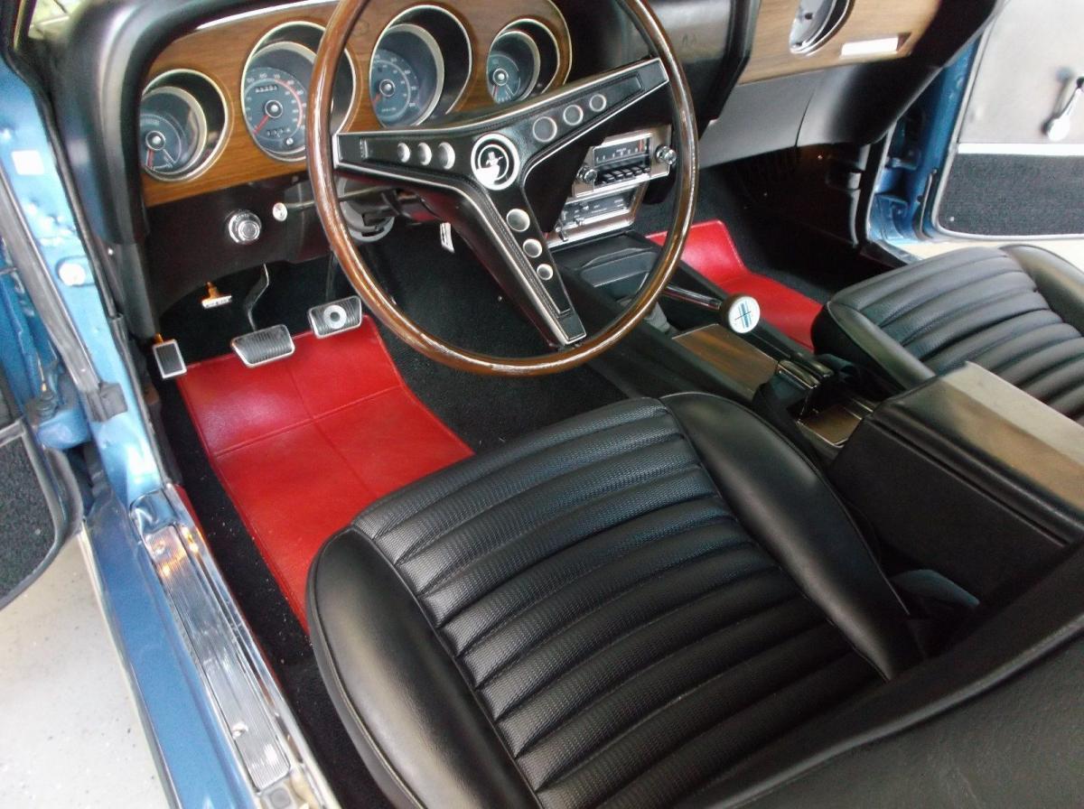 Ford Mustang Mach 1 steering wheel.jpg