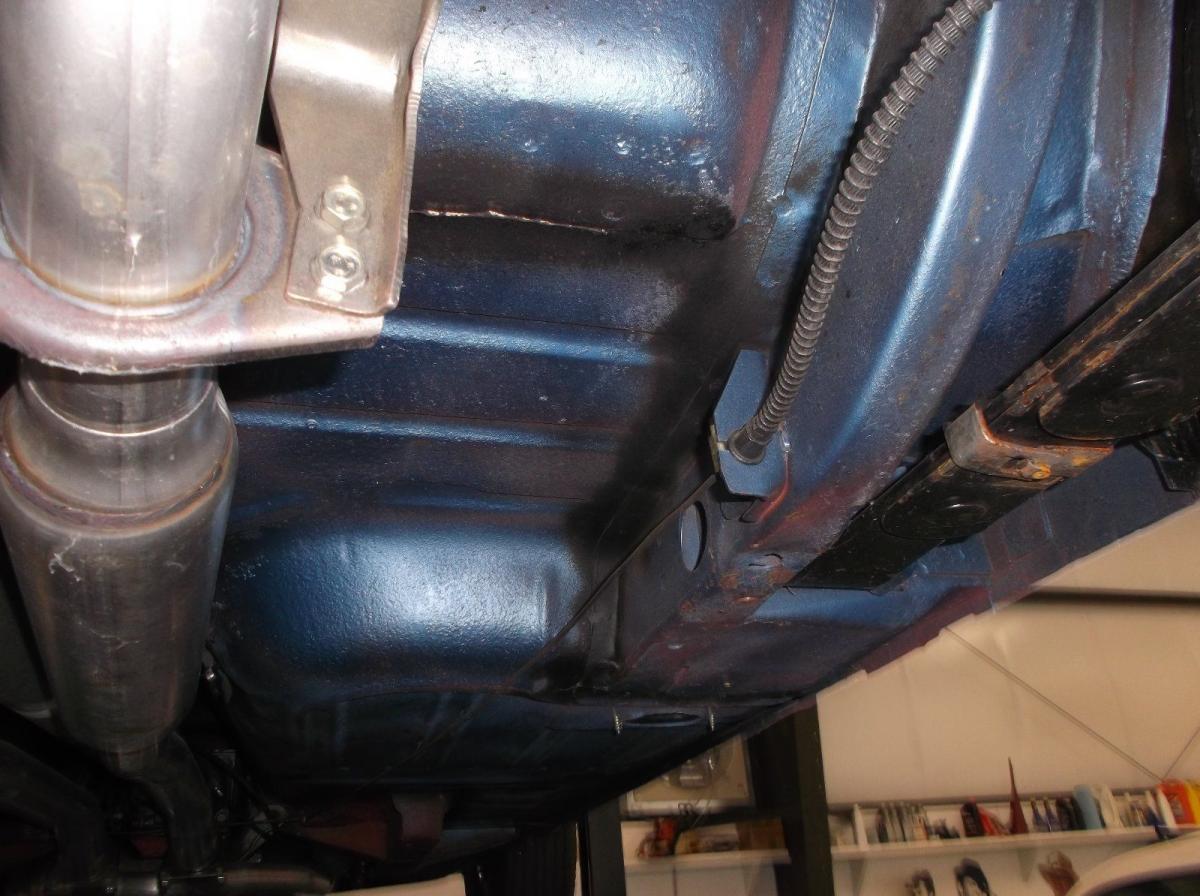 Ford Mustang Mach 1 under chassis.jpg