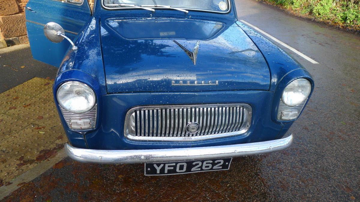 Ford prefect blue front grille.jpg