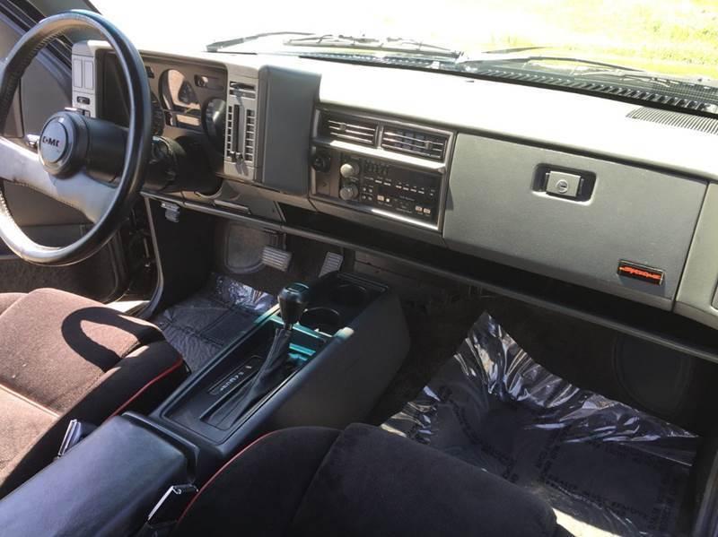 GMC Syclone front dashboard.jpg