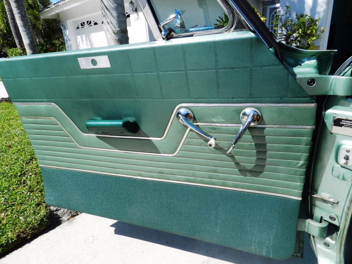Green 1964 Sudebaker Daytoina Convertible V8 Florida (10).jpg
