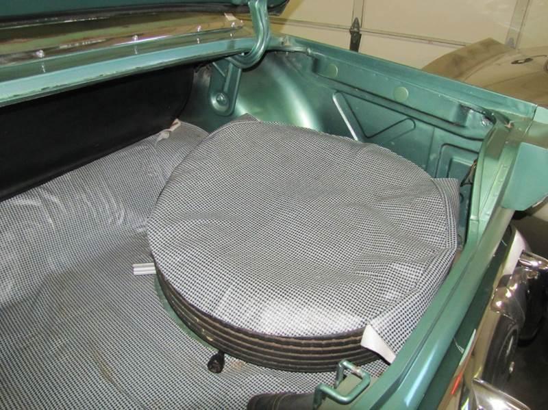 Green 1964 Sudebaker Daytoina Convertible V8 Florida (19).jpg