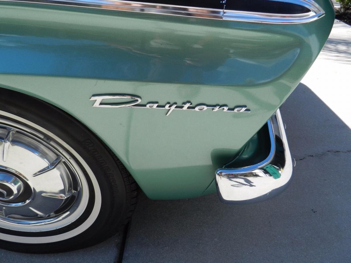 Green 1964 Sudebaker Daytoina Convertible V8 Florida (4).jpg