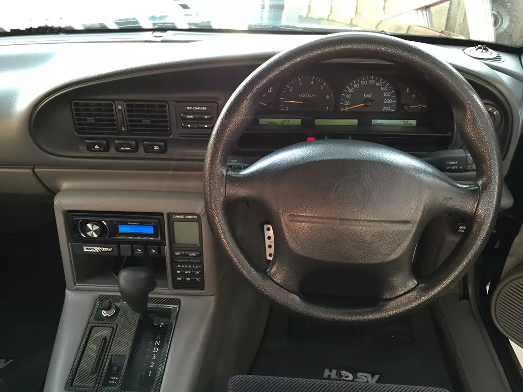 HSV Senator VR interior 1995 (1).png