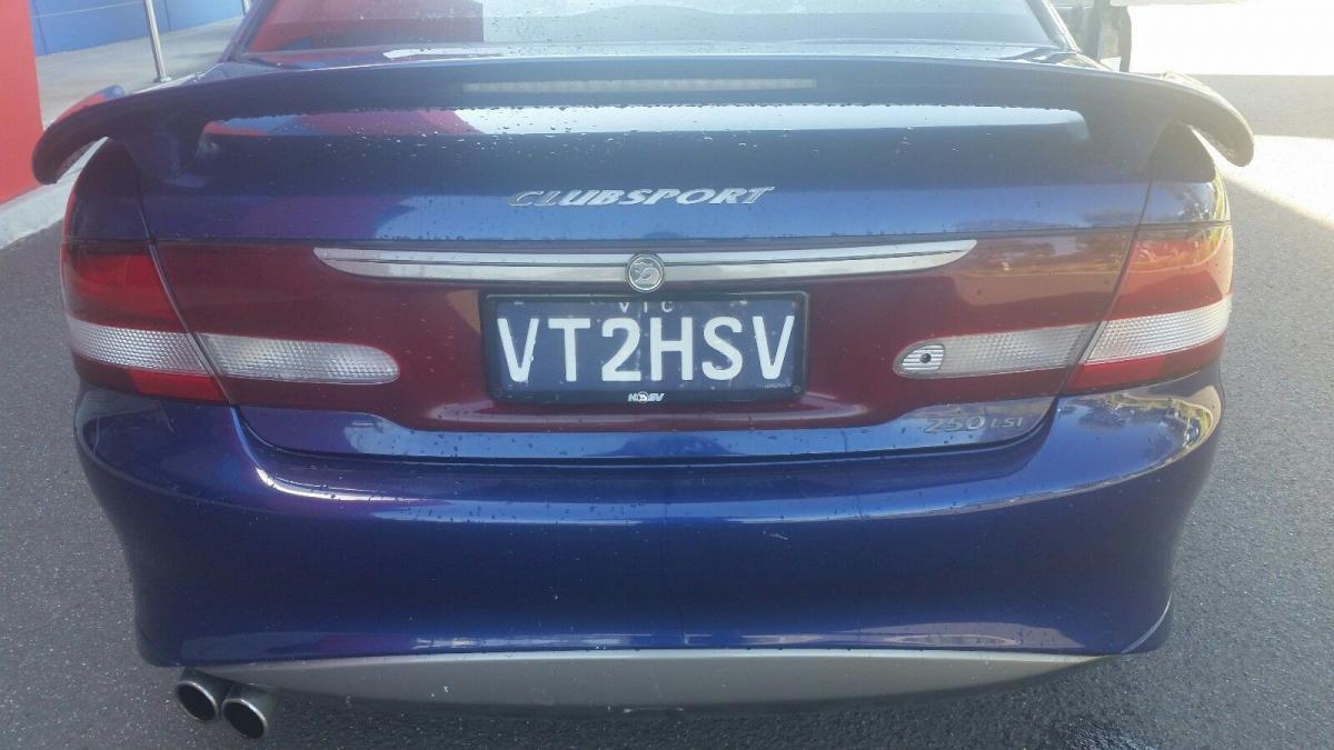 HSV VT Clubsport series 2 clubsport badge.jpg