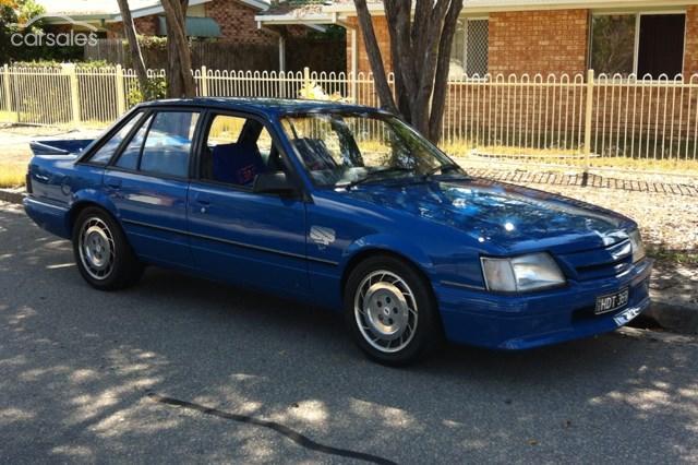 Holden Commodore VK Group A HDT Blue Meanie 1985 (20).jpg