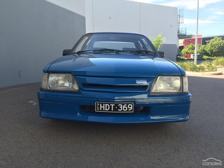 Holden Commodore VK Group A HDT Blue Meanie 1985 (25).jpg