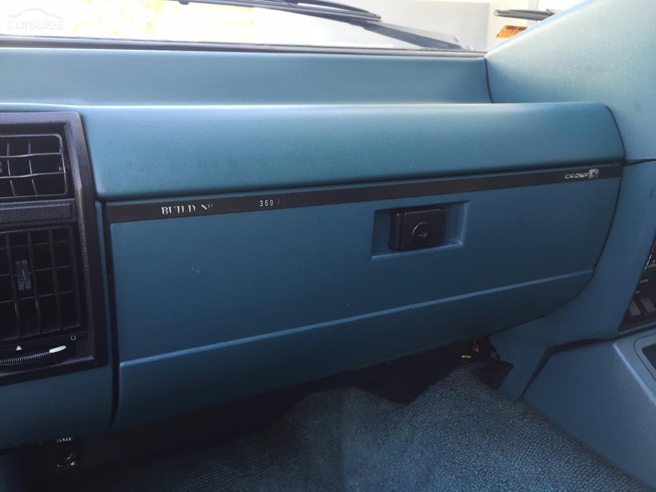 Holden Commodore VK Group A HDT Blue Meanie 1985 (26) interior.jpg