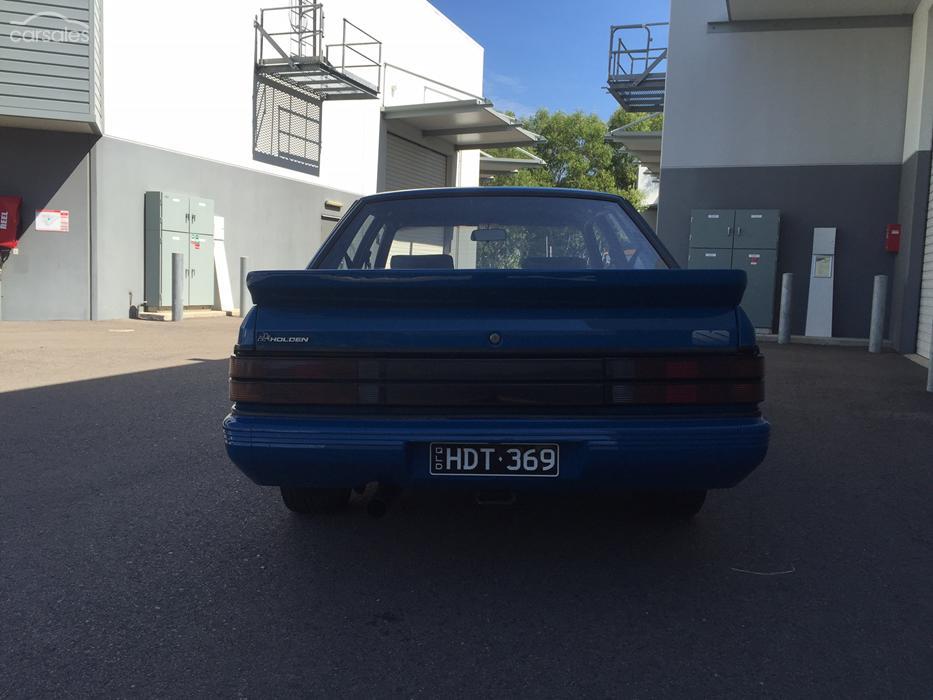 Holden Commodore VK Group A HDT Blue Meanie 1985 (26).jpg