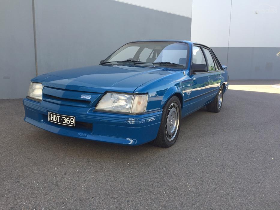 Holden Commodore VK Group A HDT Blue Meanie 1985 (29).jpg