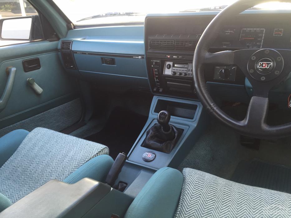 Holden Commodore VK Group A HDT Blue Meanie 1985 (31) interior.jpg