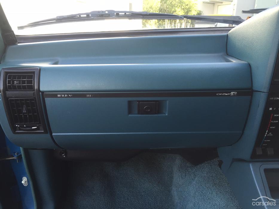 Holden Commodore VK Group A HDT Blue Meanie 1985 (32) interior.jpg