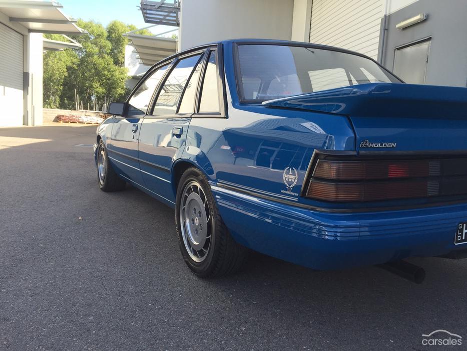 Holden Commodore VK Group A HDT Blue Meanie 1985 (7).jpg