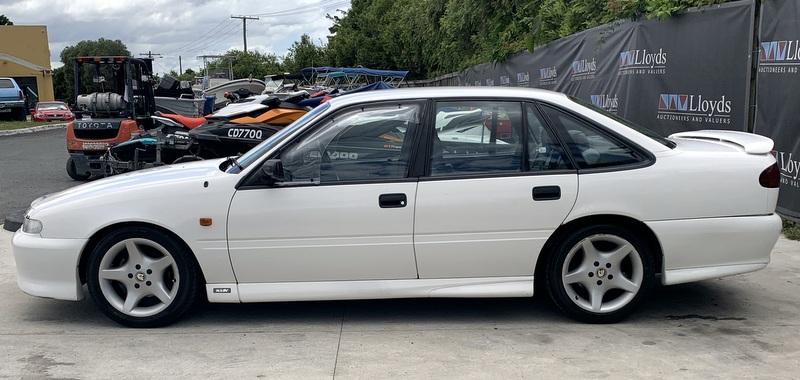 Holden HSV 1994 VR CLubsport White images 2021 (22).jpg