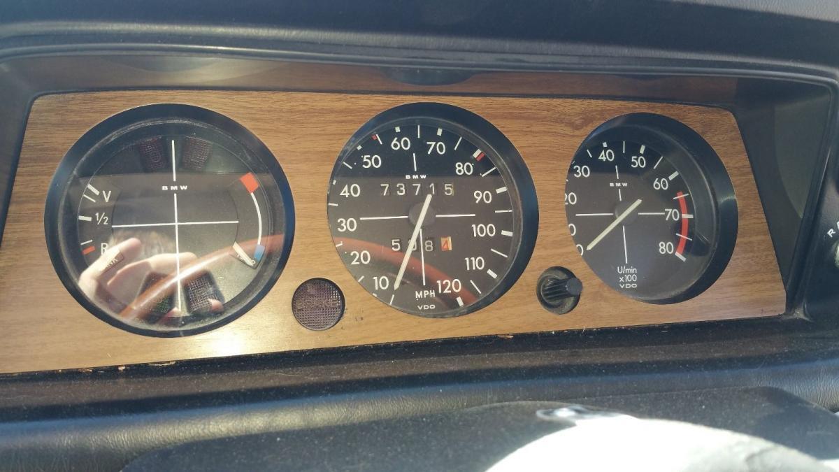 Instrument cluster 1974 BMW 2002 Tii.jpg