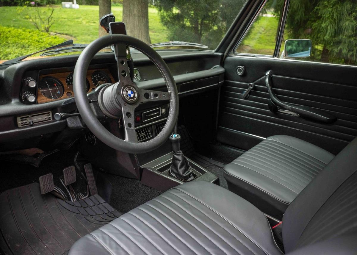 Interior images 1974 BMW 2002 Tii black (1).jpg