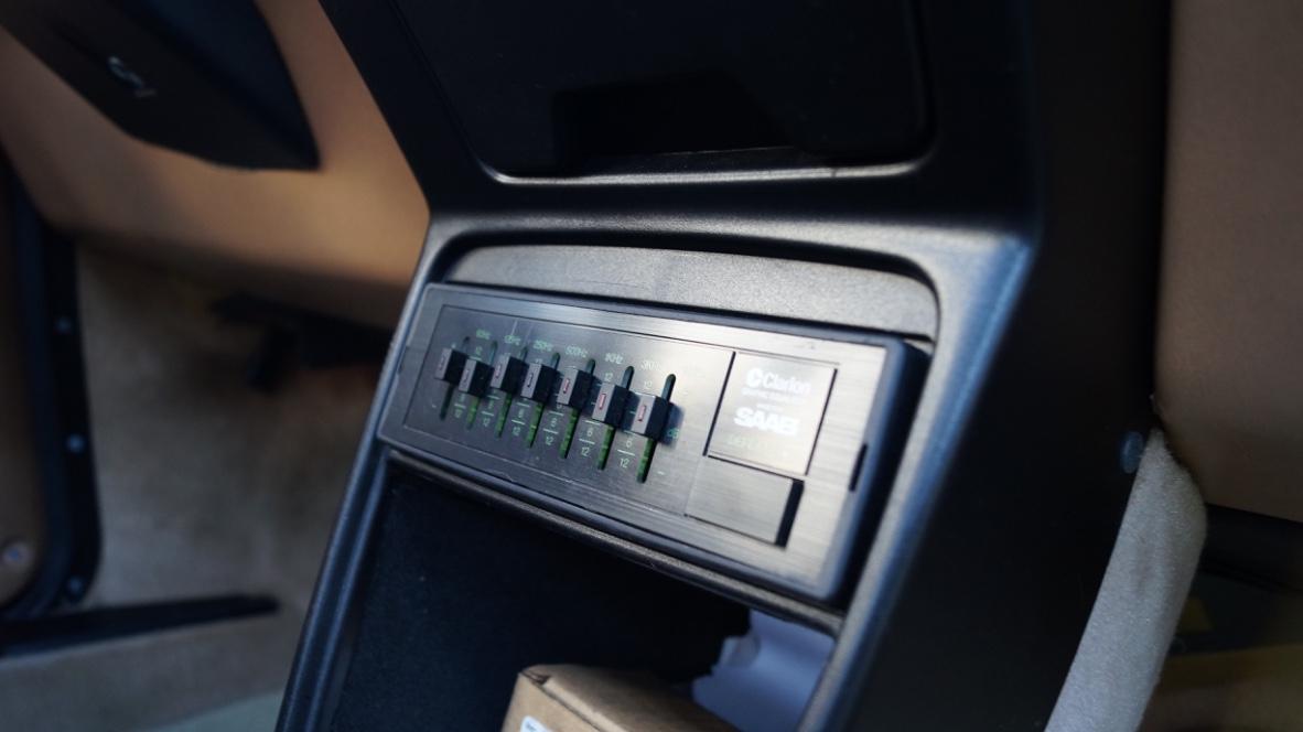 Interior images beige leather Saab 900 SPG 1985 (13).jpg