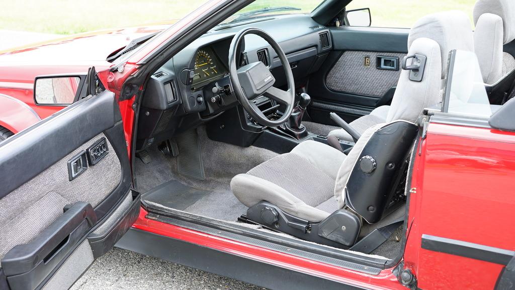 Interior of Celica GT-S Convertible 1985 (1).jpg