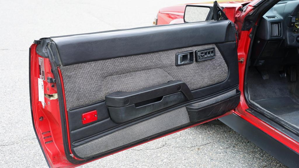 Interior of Celica GT-S Convertible 1985 (2).jpg