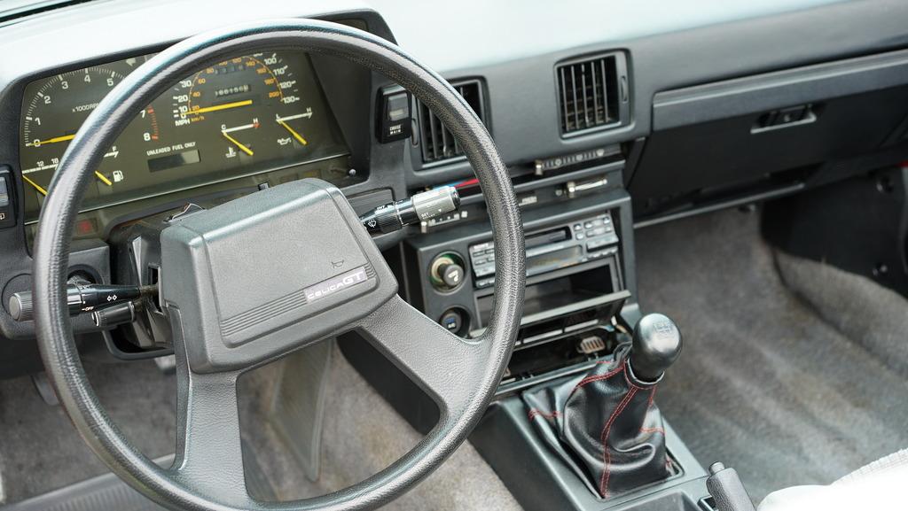 Interior of Celica GT-S Convertible 1985 (3).jpg