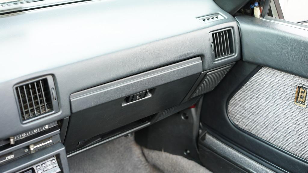 Interior of Celica GT-S Convertible 1985 (7).jpg