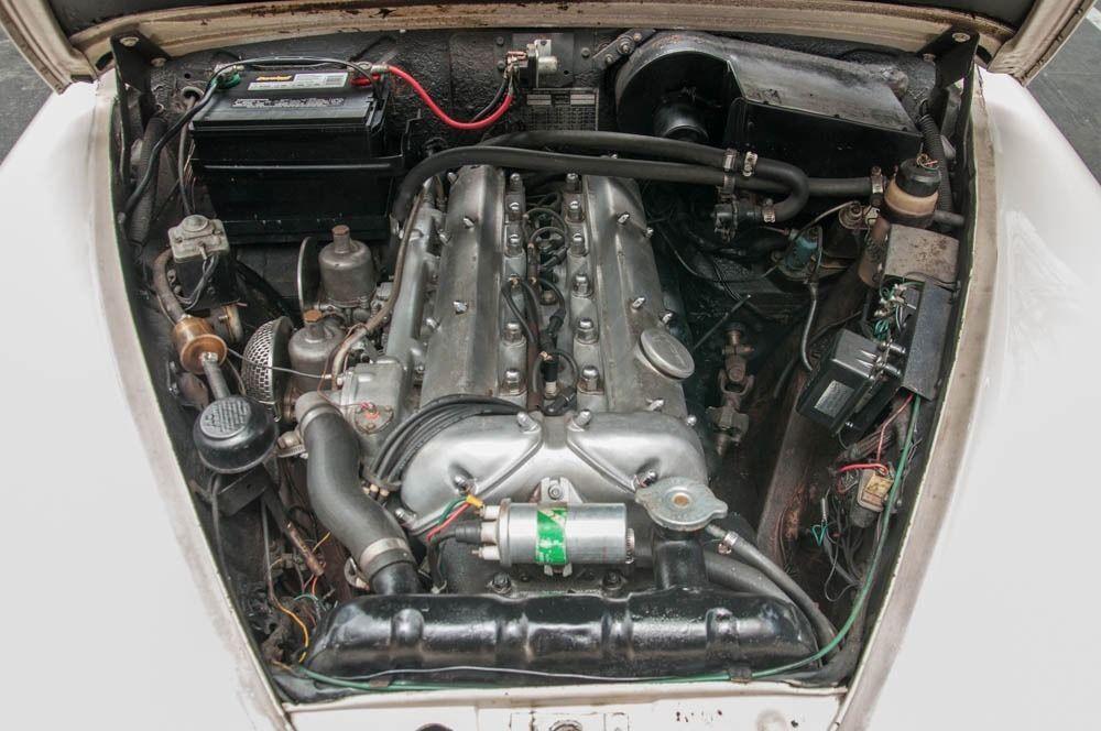 Jaguar Mk 2 Engine bay and 3.8L engine.jpg