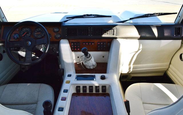 Lamborghini LM 001 Dashboard layout.jpg