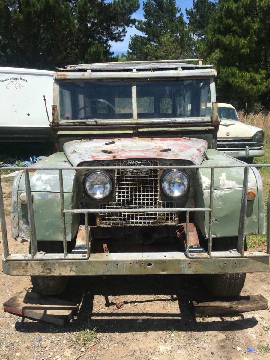 Land Rover Series 1 Wagon Front.jpg