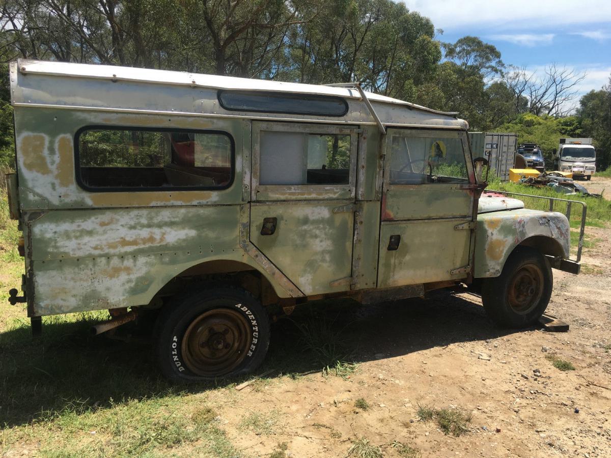 Land Rover Series 1 Wagon Side profile.jpg