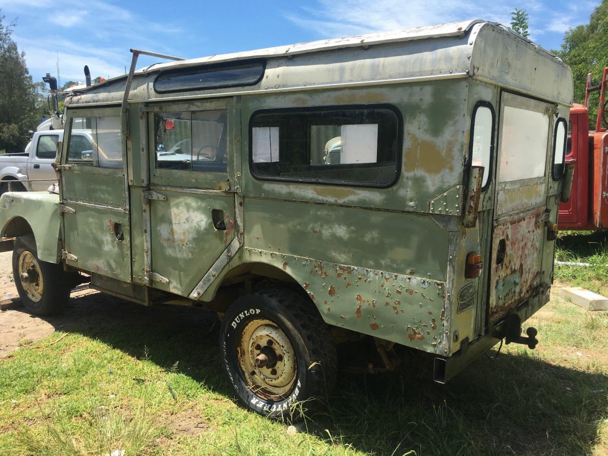 Land Rover Series 1 Wagon side and rear.jpg